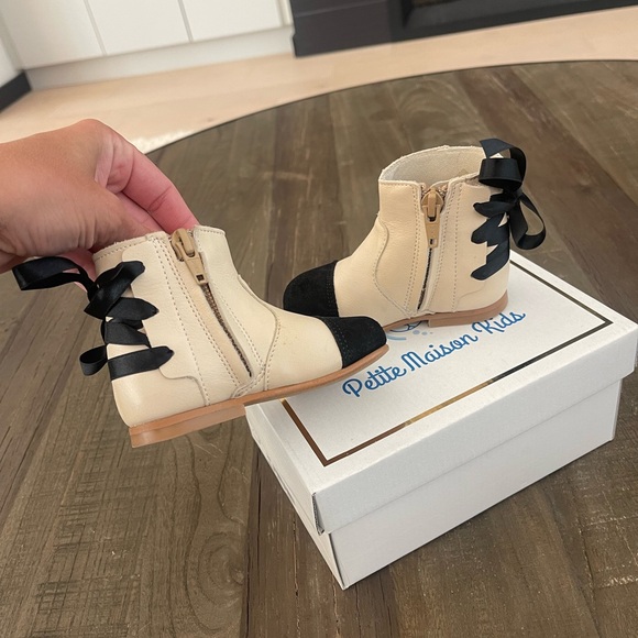 Petite mason kids cream and black boots size 5 - Picture 4 of 10